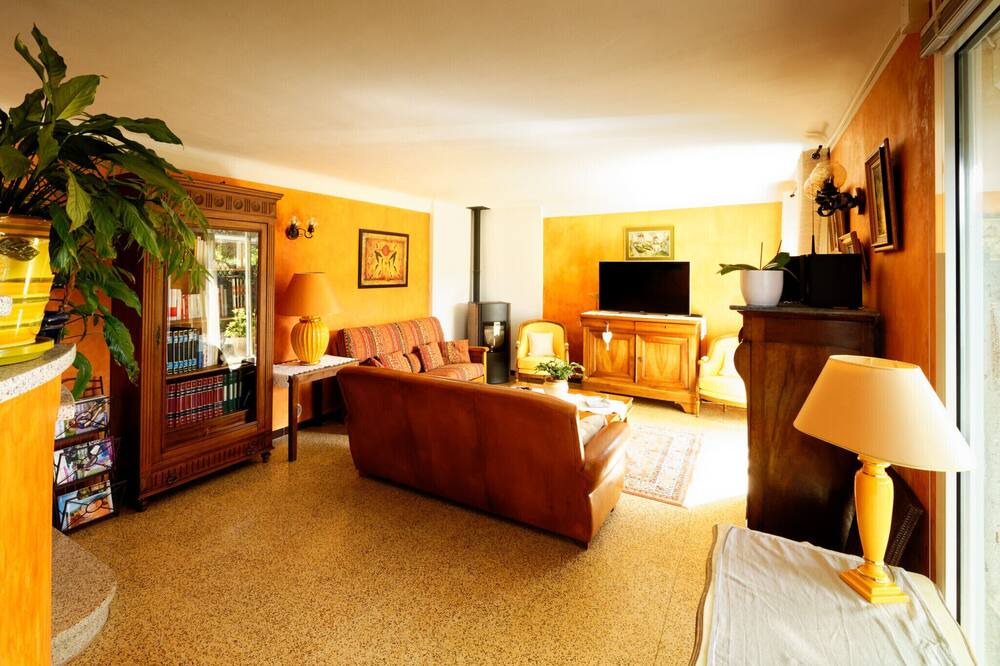 Photo of Livingroom in Visan