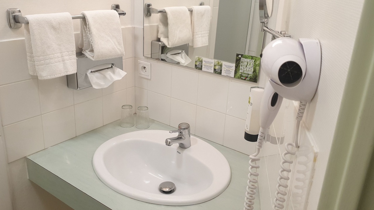 Photo of Bathroom in Saint-Yorre