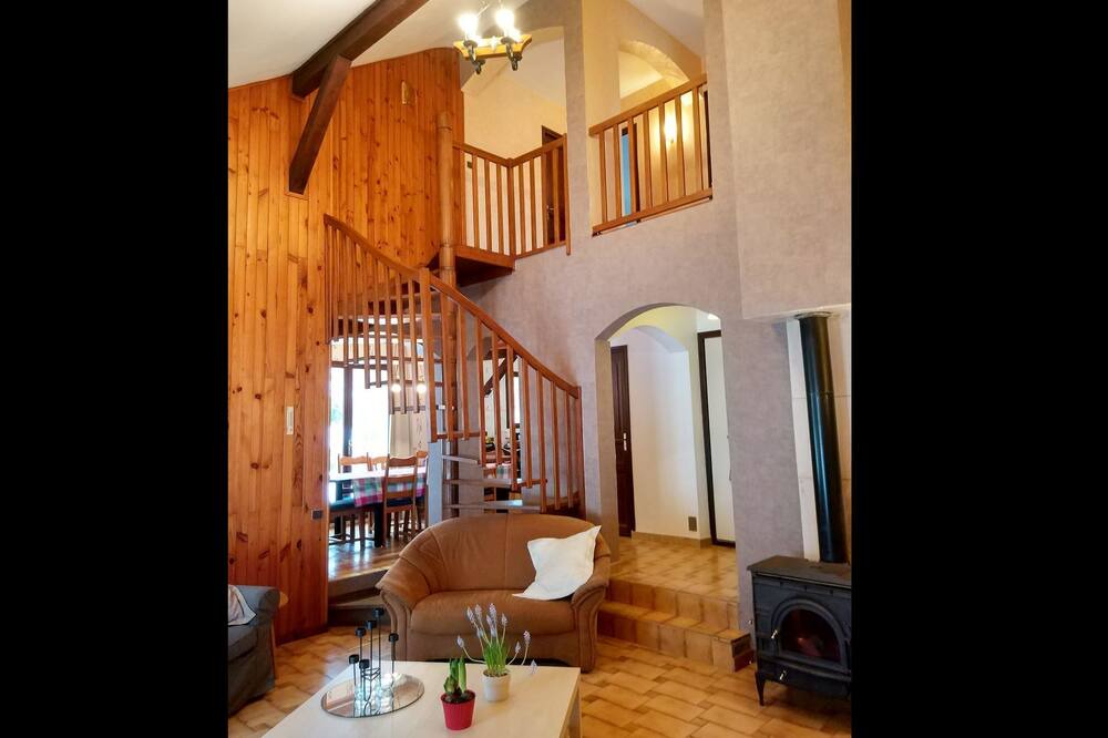 Photo of Livingroom in Saint-Jean-de-Vaulx