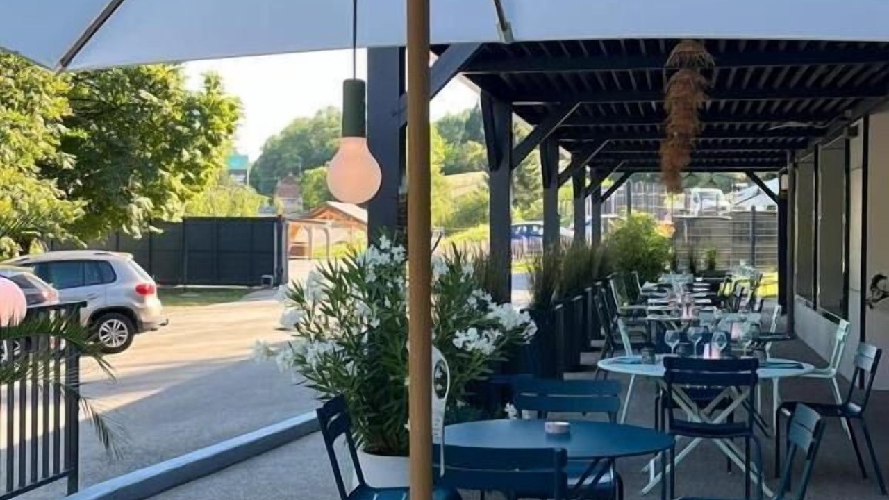 Photo of Outdoor in Mantry