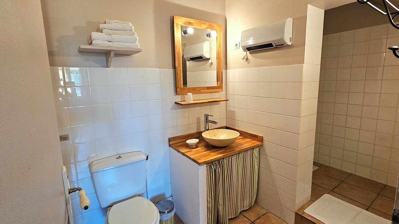 Photo of Bathroom in Tulette