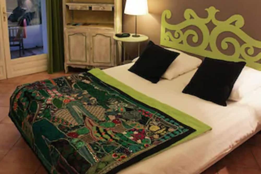 Photo of Bedroom in Chatenay-Malabry