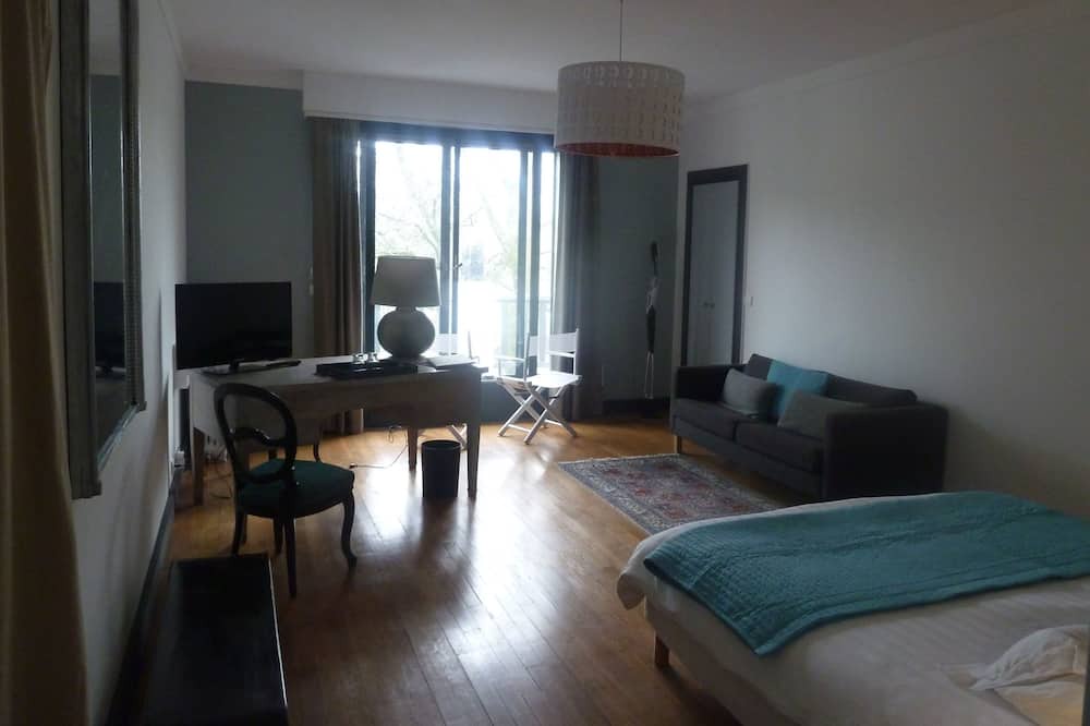 Photo of Bedroom in Chatenay-Malabry