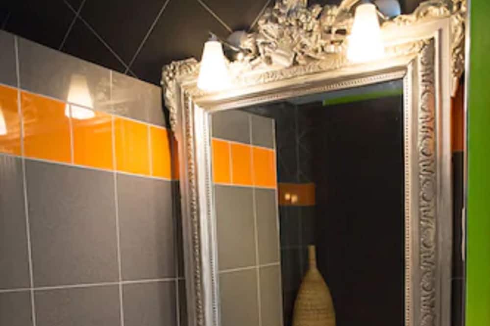 Photo of Bathroom in Chatenay-Malabry