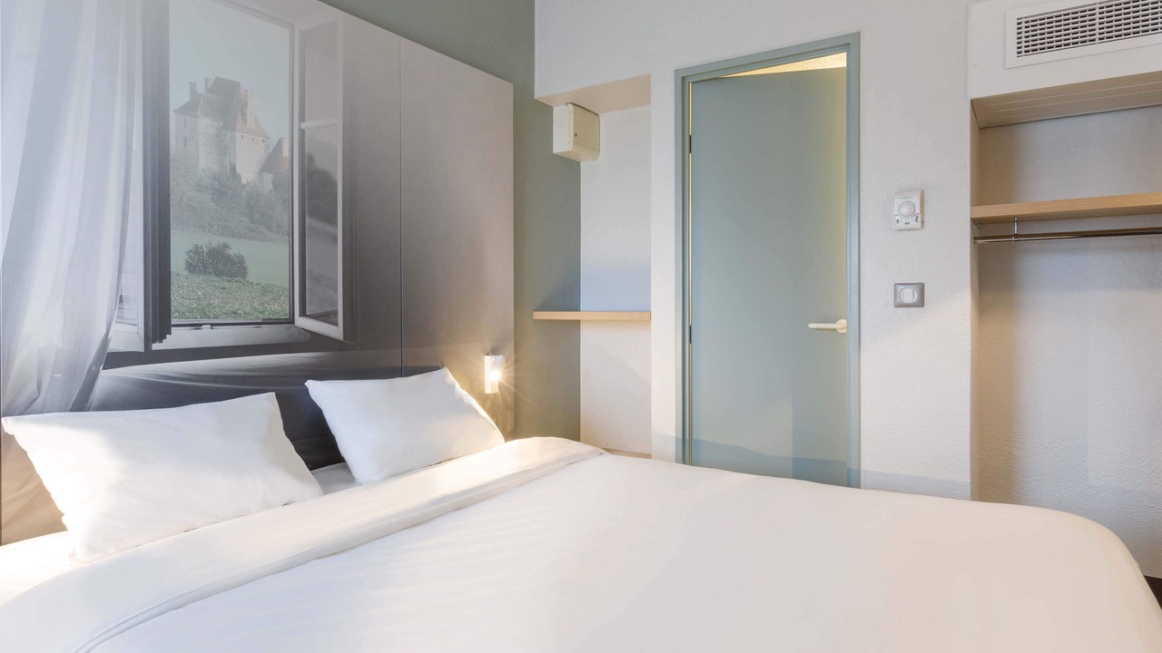 Photo of Bedroom in Toulon-sur-Allier