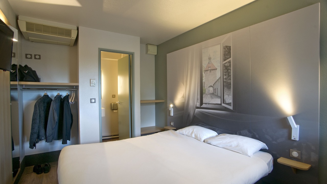 Photo of Bedroom in Toulon-sur-Allier