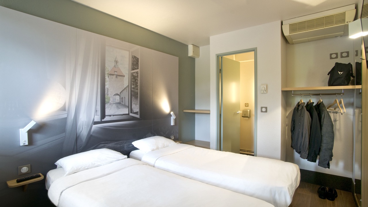 Photo of Bedroom in Toulon-sur-Allier