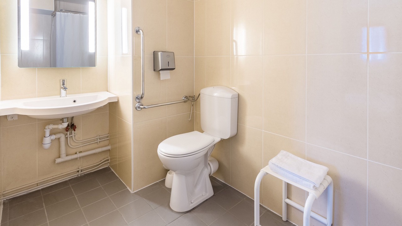 Photo of Bathroom in Toulon-sur-Allier