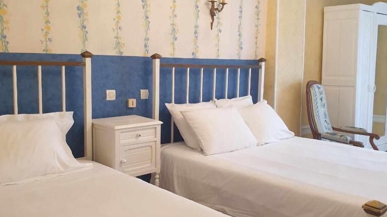 Photo of Bedroom in Contrexeville