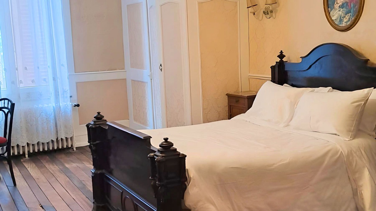 Photo of Bedroom in Contrexeville