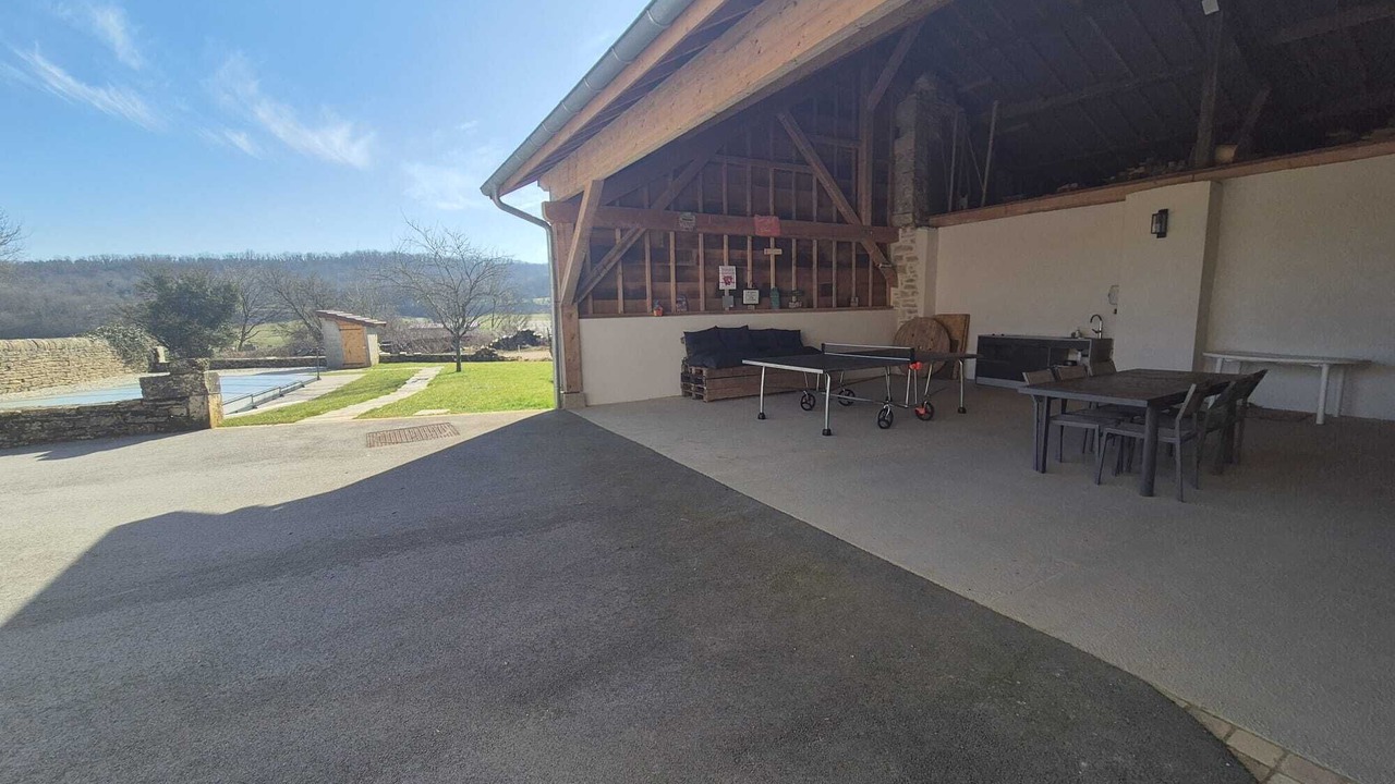 Photo of Outdoor in Cressia