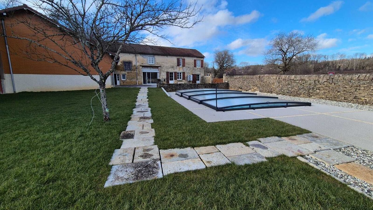 Photo of Outdoor in Cressia
