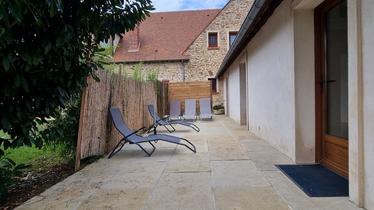 Photo of Patio Balcony in La Celle-les-Bordes