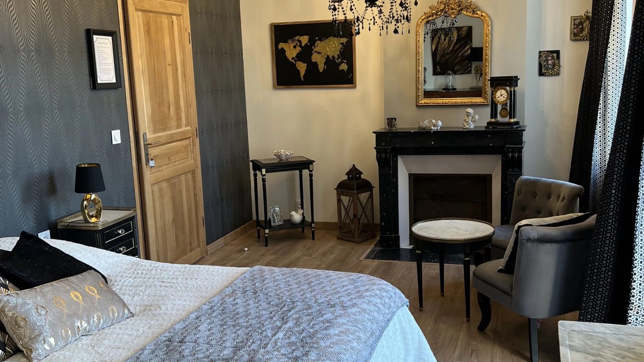 Photo of Bedroom in Neuilly-le-Real