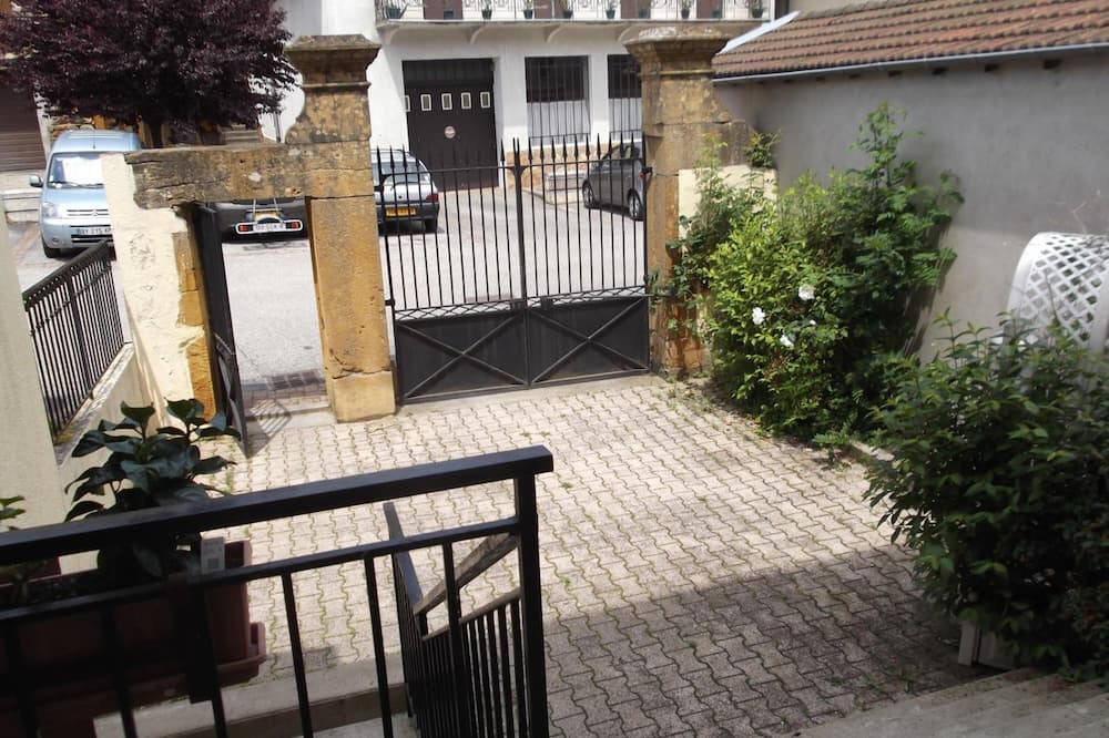 Photo of Patio Balcony in Saint-Clement-sur-Valsonne