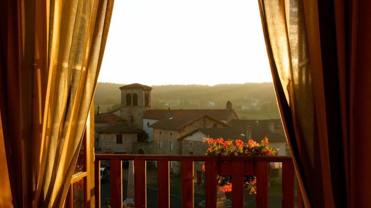 Photo of Patio Balcony in Chambon-sur-Dolore