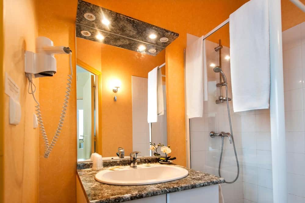Photo of Bathroom in Recoules-d'Aubrac