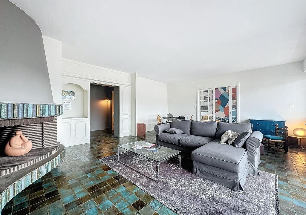 Photo of Livingroom in Montjuzet