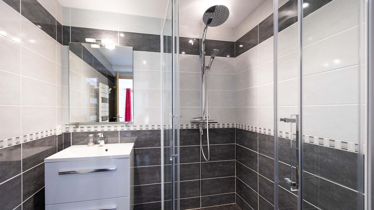 Photo of Bathroom in Nancroit