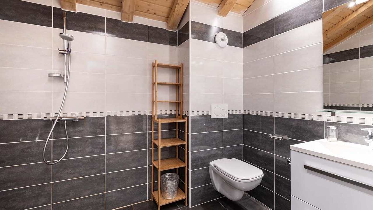 Photo of Bathroom in Nancroit