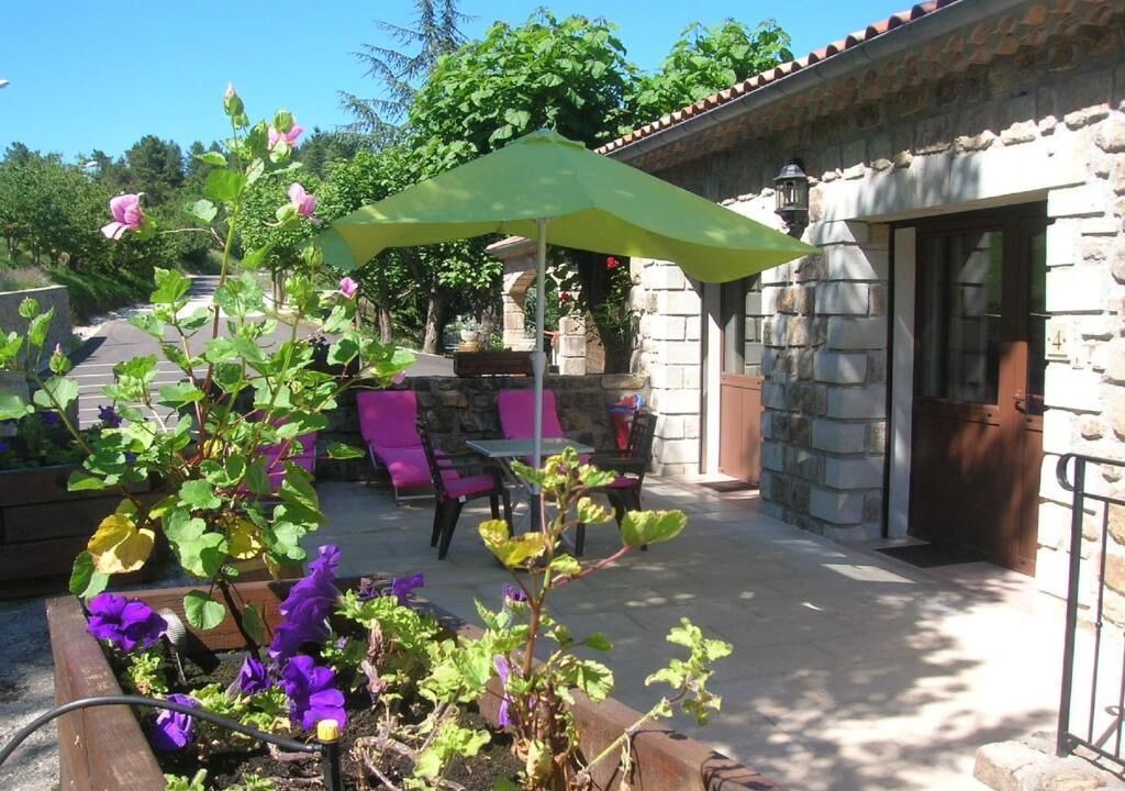 Photo of Outdoor in Mercuer