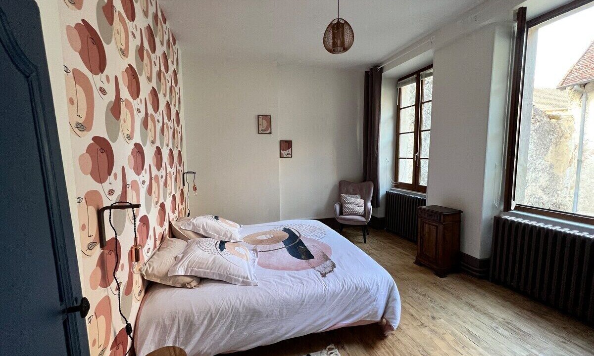 Photo of Others in Avallon
