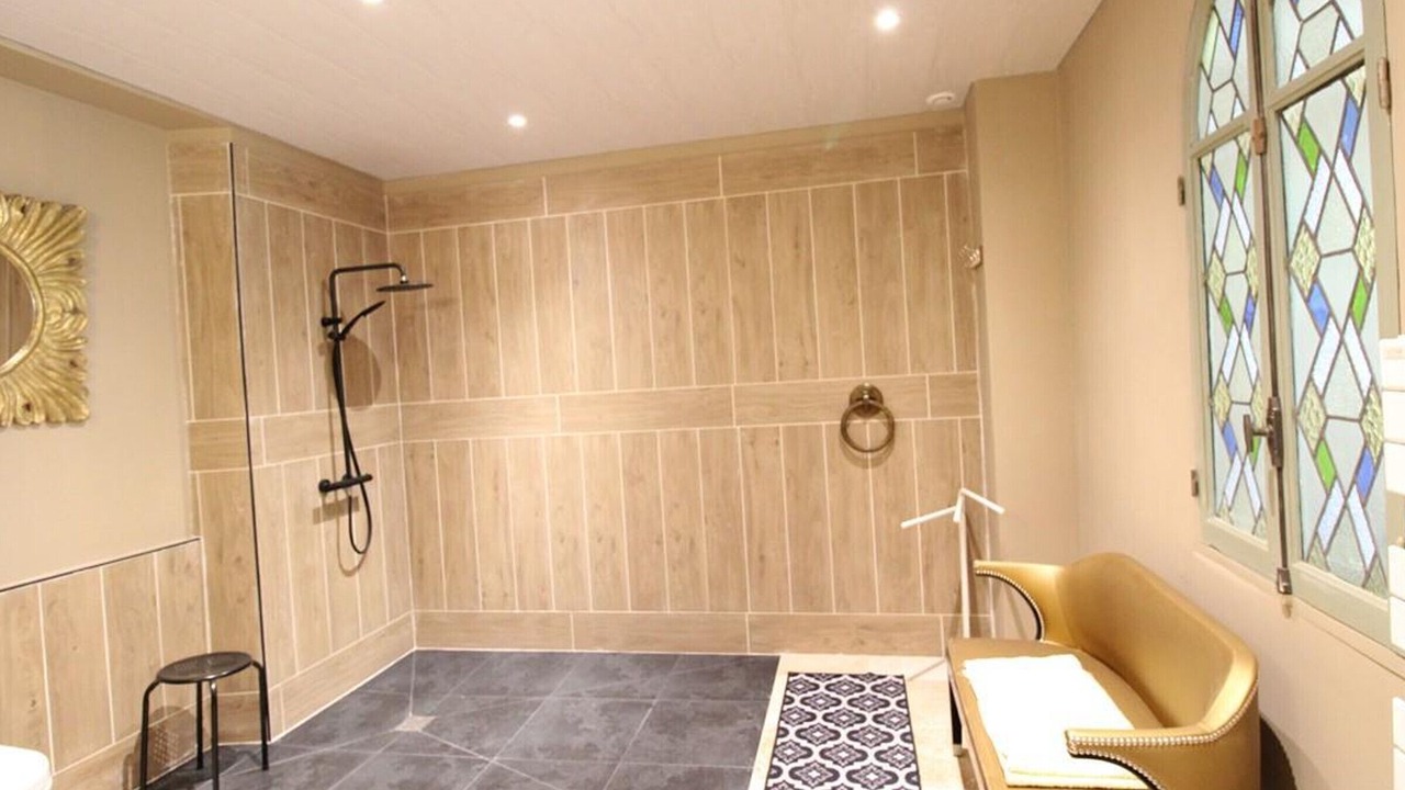 Photo of Bathroom in Neuveglise-sur-Truyere