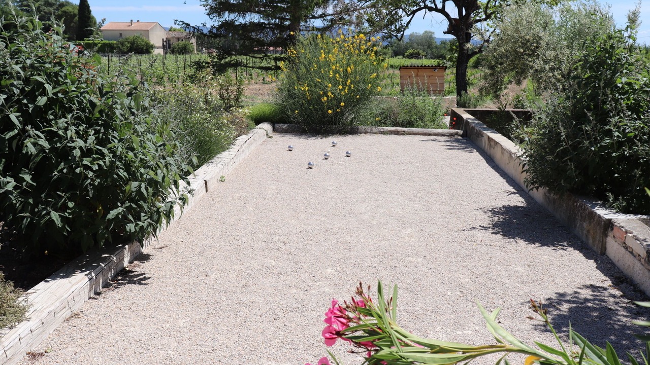 Photo of Outdoor in Caromb