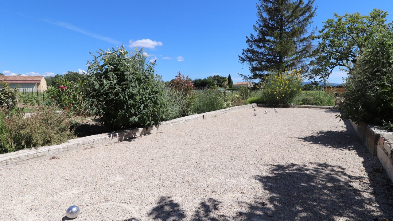 Photo of Outdoor in Caromb