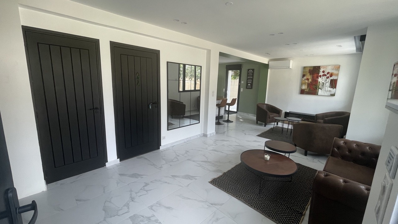 Photo of Patio Balcony in Sainte-Genevieve-des-Bois