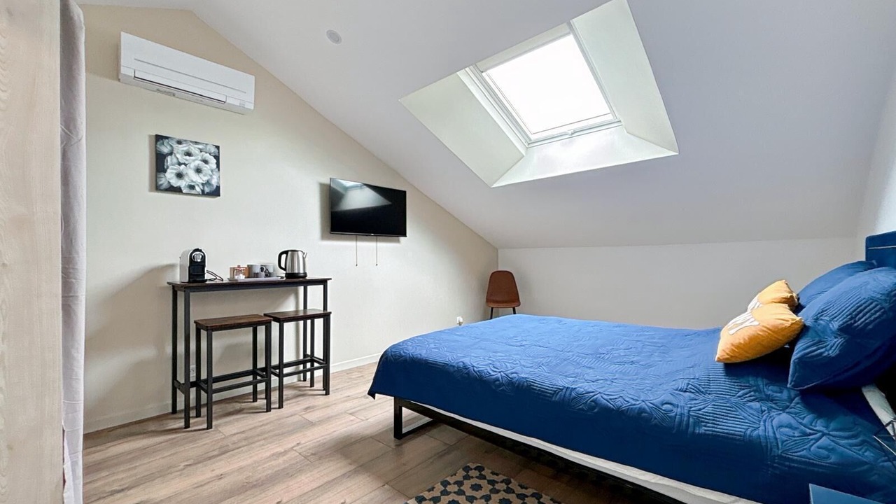 Photo of Bedroom in Sainte-Genevieve-des-Bois