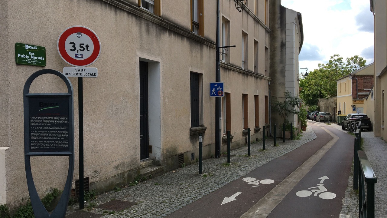Photo of Others in Bagneux