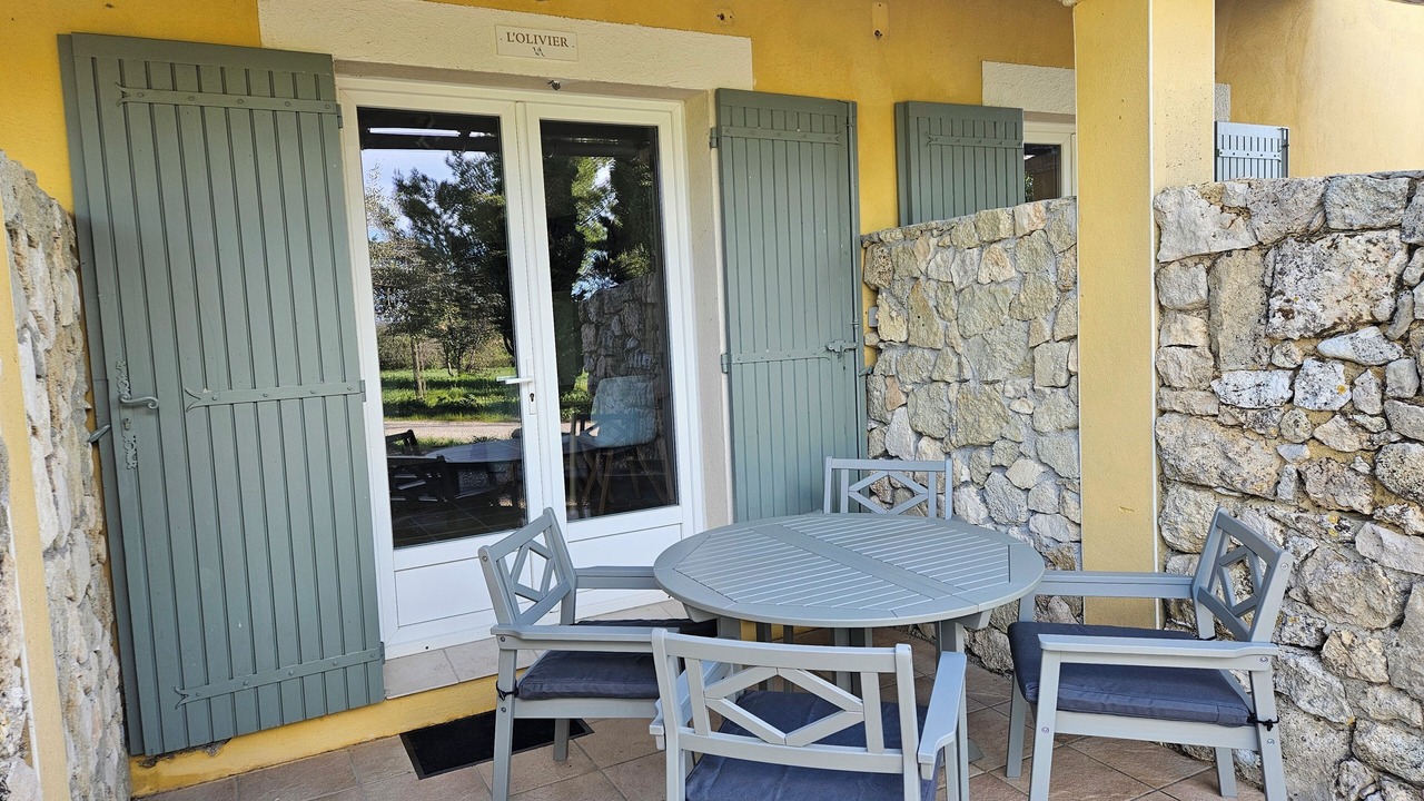 Photo of Patio Balcony in La Garde-Adhemar