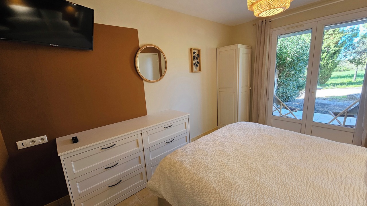 Photo of Bedroom in La Garde-Adhemar