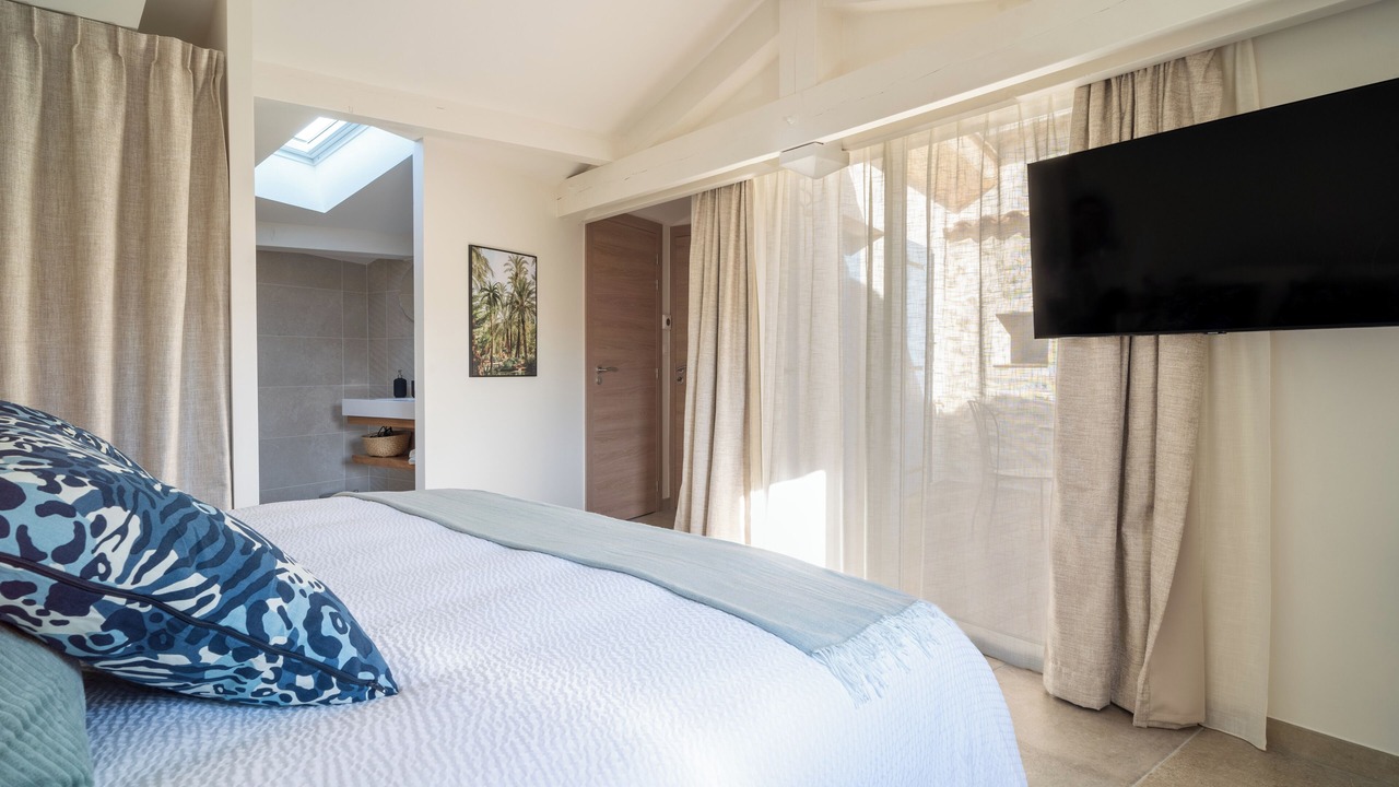 Photo of Bedroom in Charols