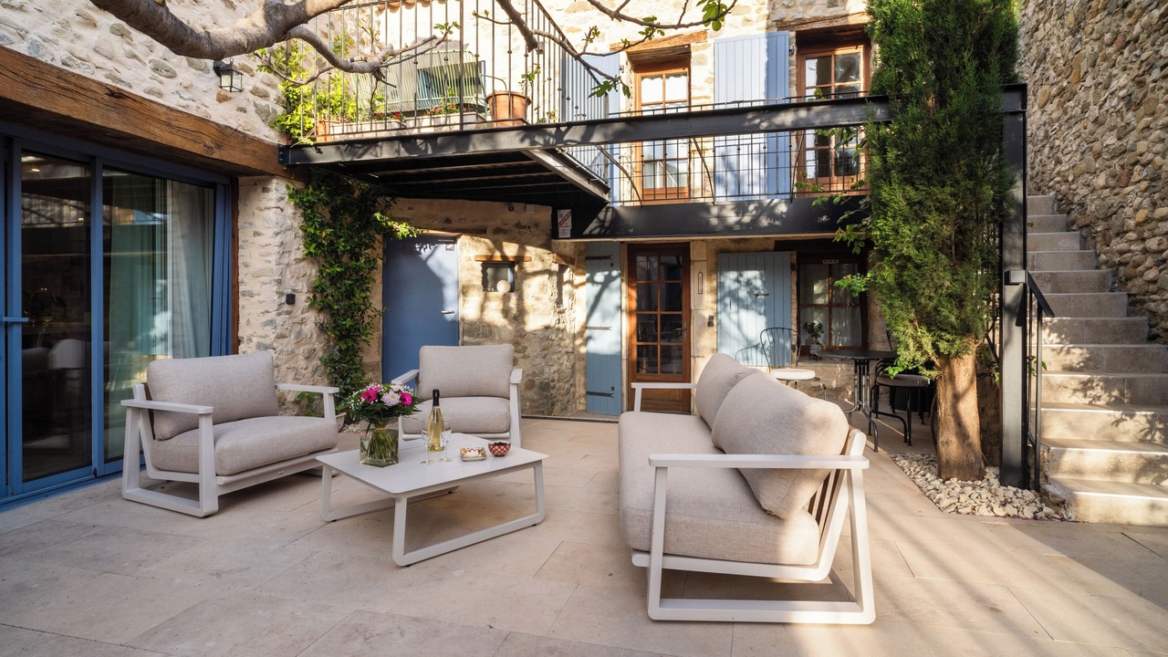 Photo of Outdoor in Charols