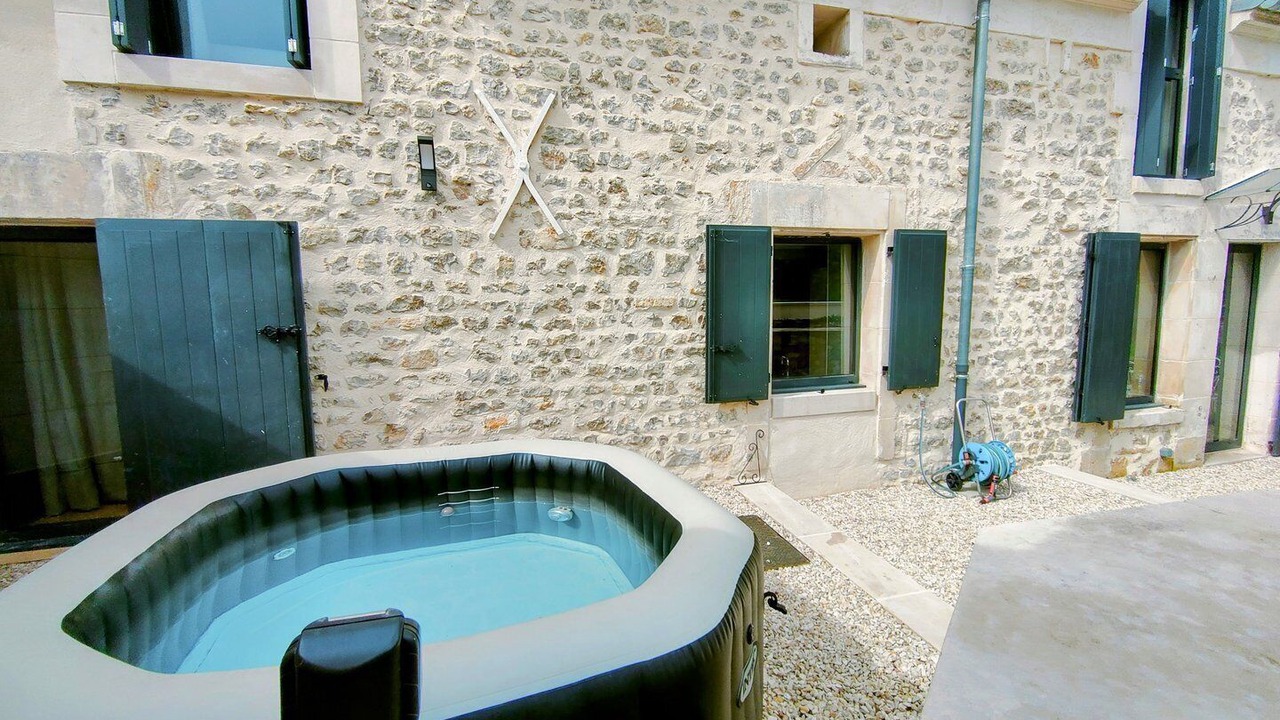 Photo of Outdoor in Coulangeron