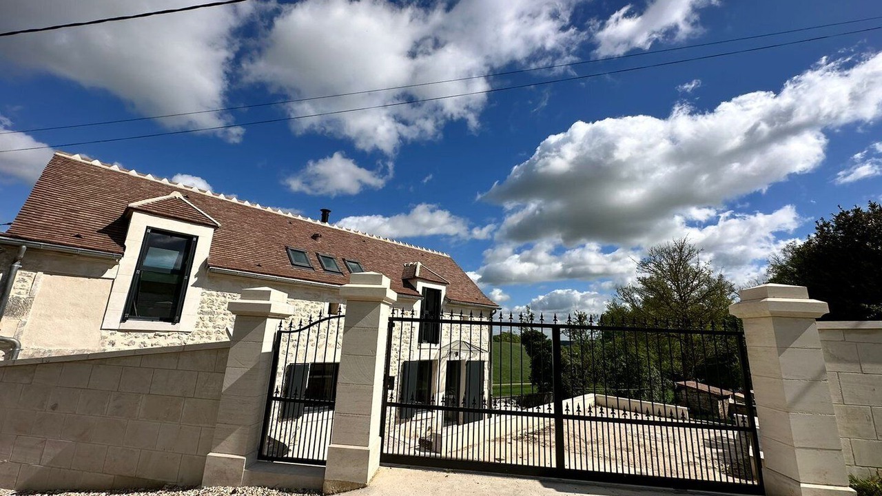Photo of Outdoor in Coulangeron