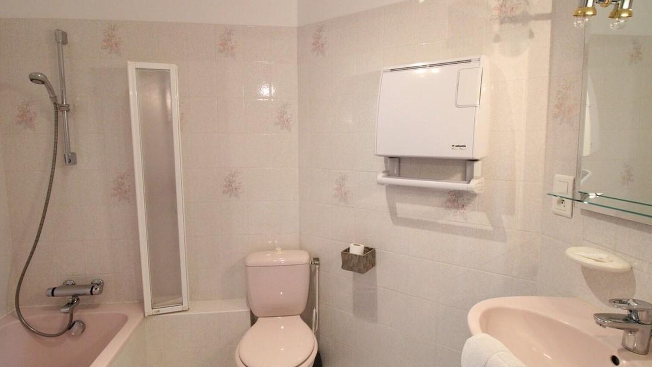 Photo of Bathroom in Le Vigean
