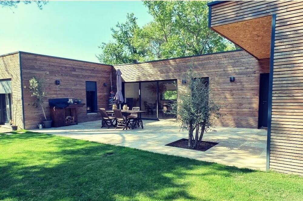 Photo of Outdoor in Faucon