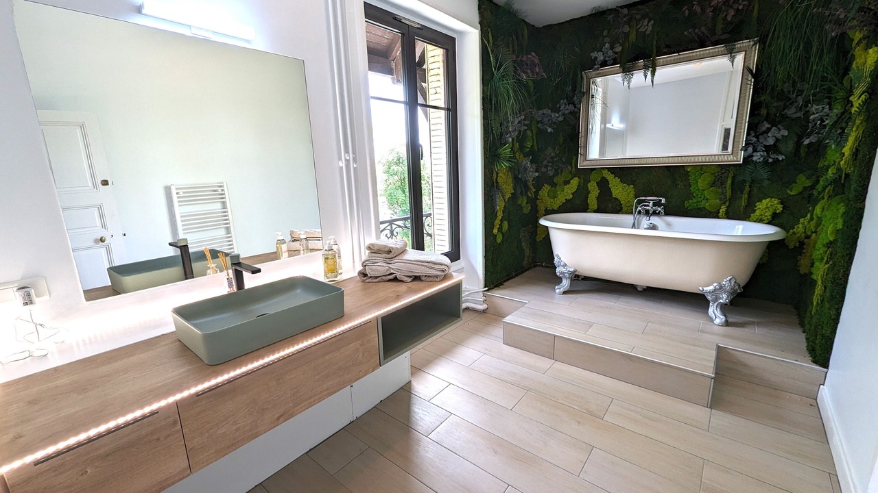 Photo of Bathroom in Parentignat