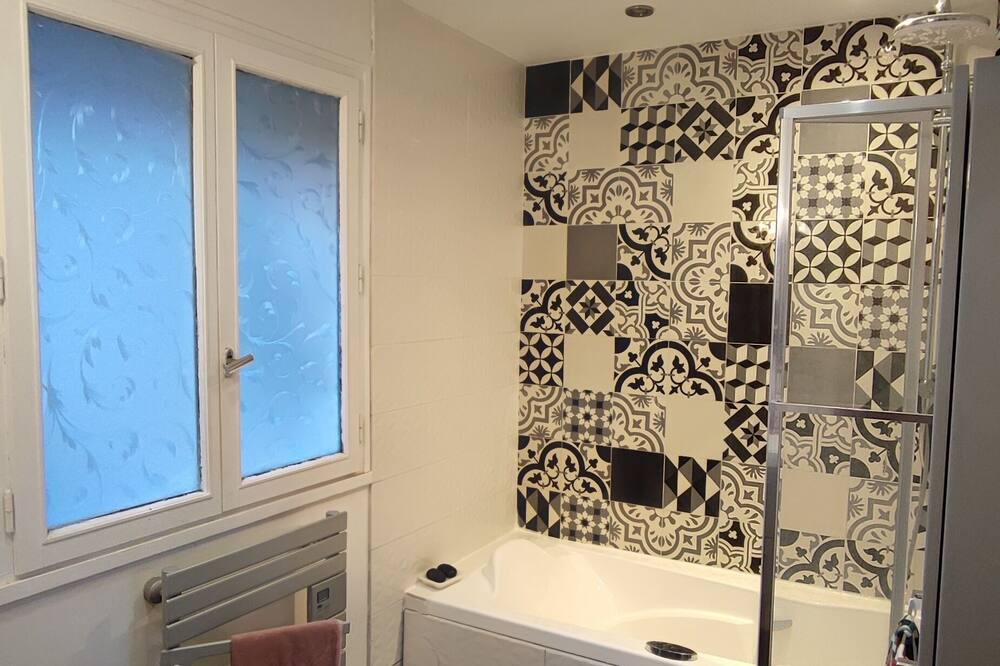 Photo of Bathroom in Chatenay-Malabry