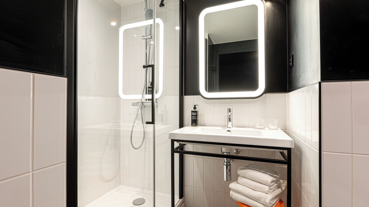 Photo of Bathroom in Villejuif