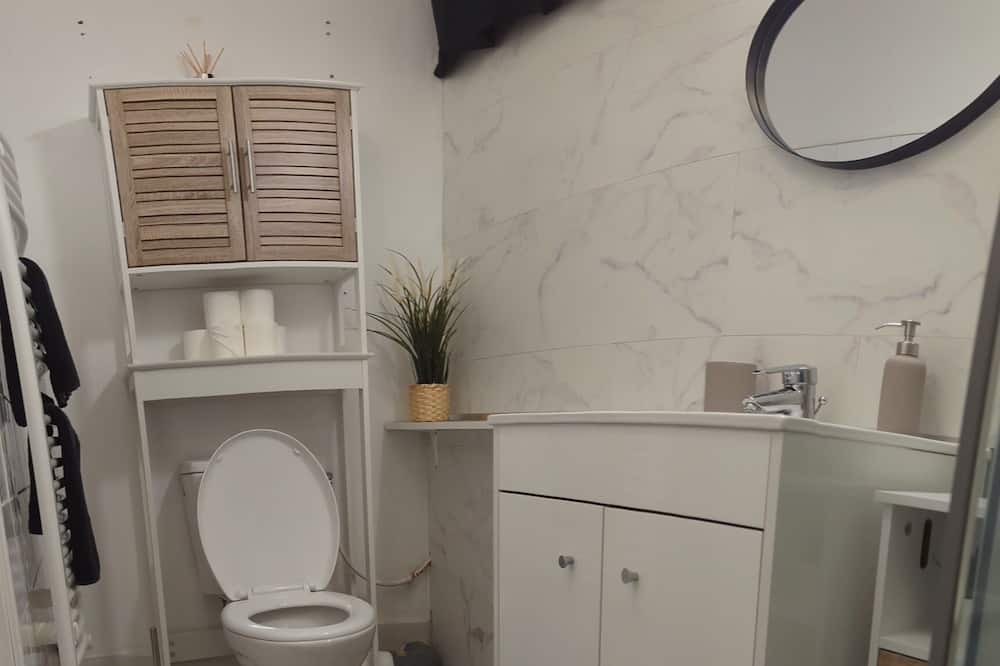Photo of Bathroom in Chalon-sur-Saone