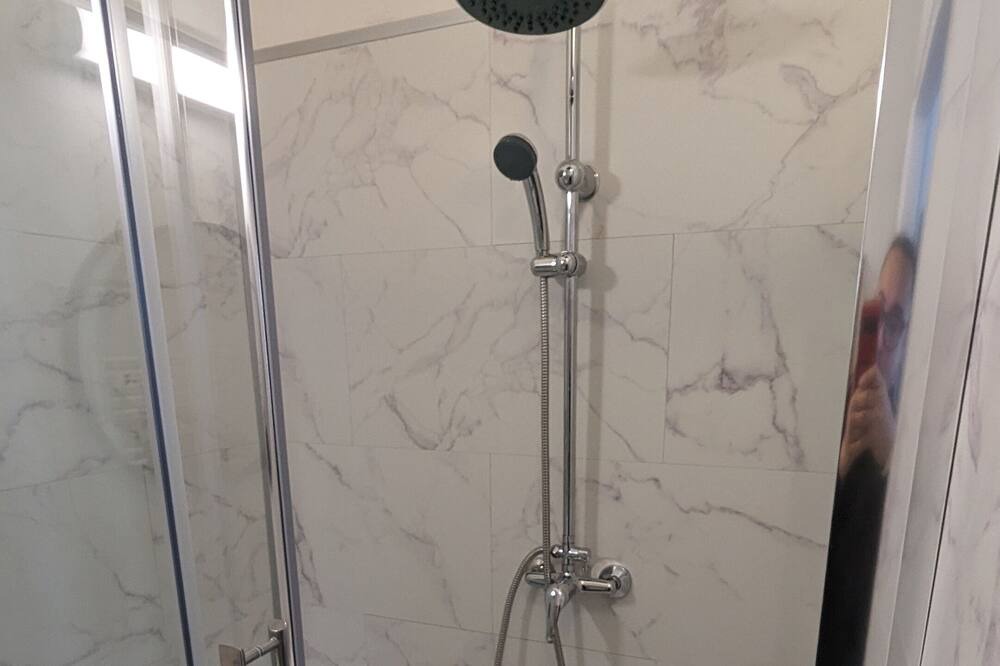 Photo of Bathroom in Chalon-sur-Saone