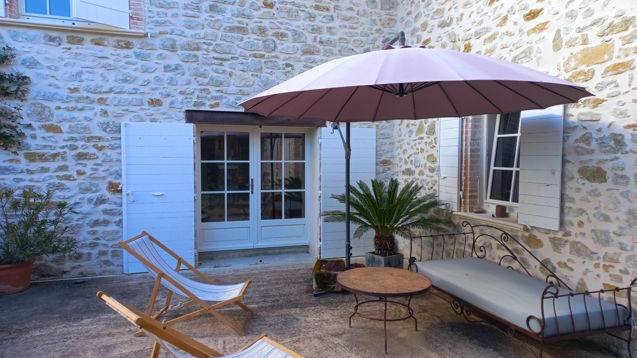 Photo of Patio Balcony in La Begude-de-Mazenc