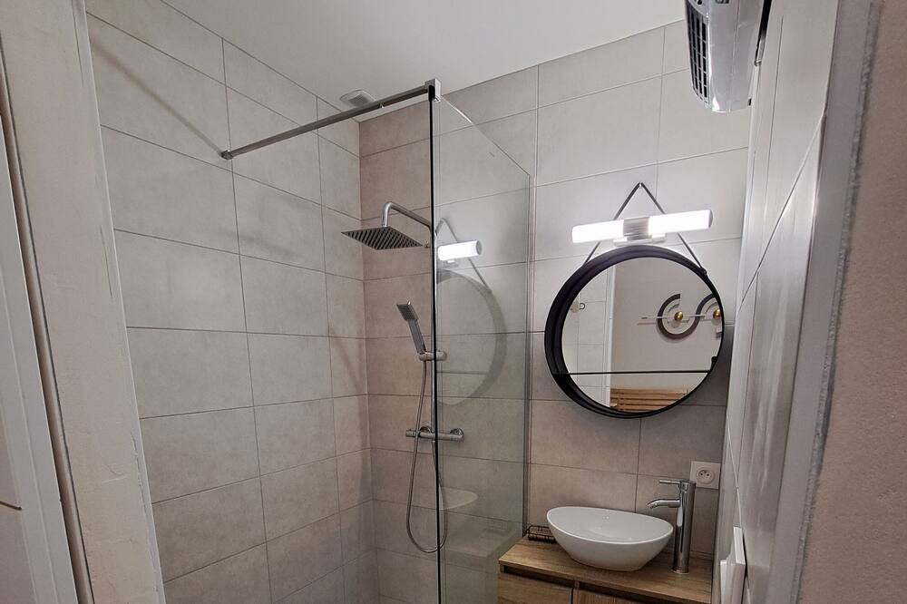 Photo of Bathroom in Pouilly-les-Nonains
