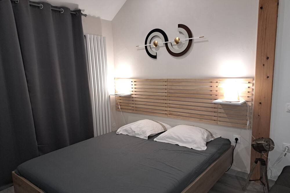 Photo of Bedroom in Pouilly-les-Nonains