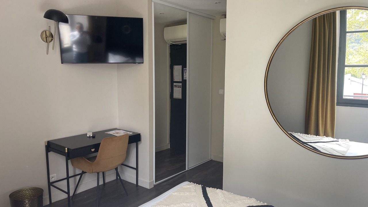 Photo of Bedroom in Saint-Paul-Trois-Chateaux