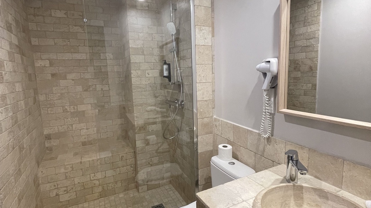 Photo of Bathroom in Saint-Paul-Trois-Chateaux